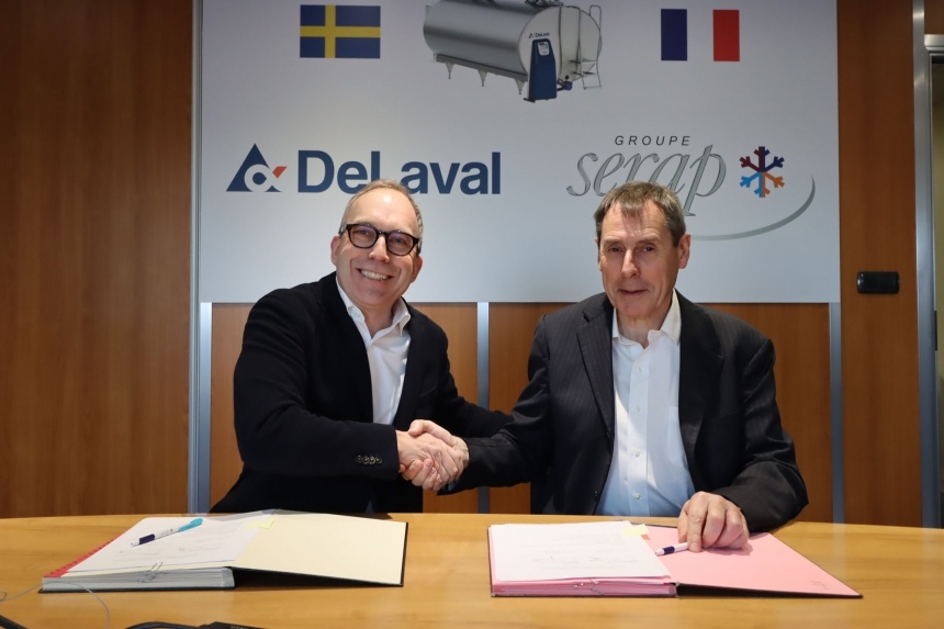 Paul Lögfren (à gauche) et Eric Boittin (à droite) lors de la signature du contrat de partenariat