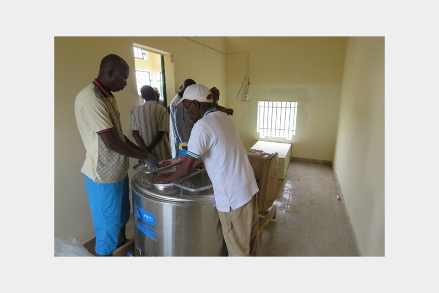 Centre de collecte solaire de lait au Sénégal