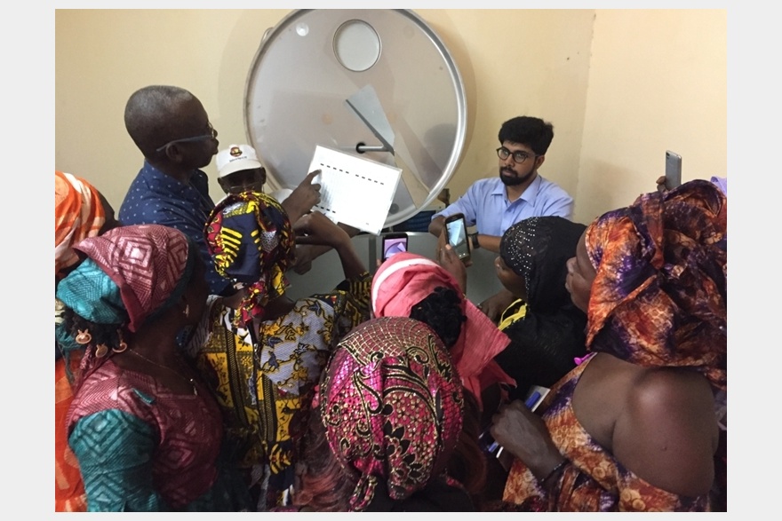 Session de formation en centre de collecte solaire de lait - Sénégal